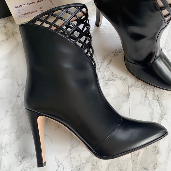 Gucci Cutout Leather Ankle Booties Black 40 - Picture 5 of 9